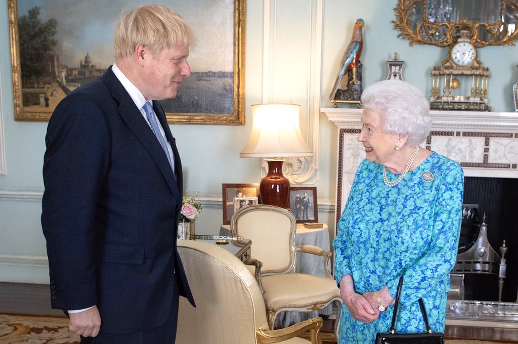 Boris Johnson Reina Isabel