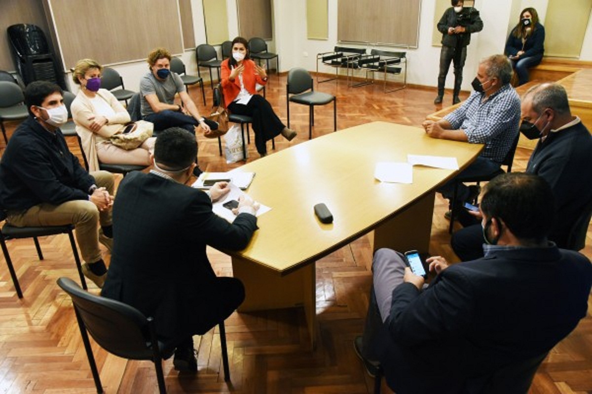 La Municipalidad y la FET reforzarán el trabajo en conjunto.