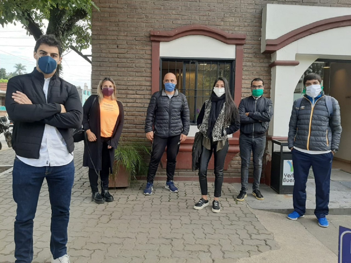 Reunión en Yerba Buena para un protocolo de actividad física.