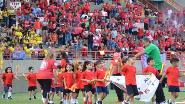 los-pequenos-del-sem-brillaron-en-el-estadio-bicentenario-con-«una-aventura-olimpica-en-el-jardin»