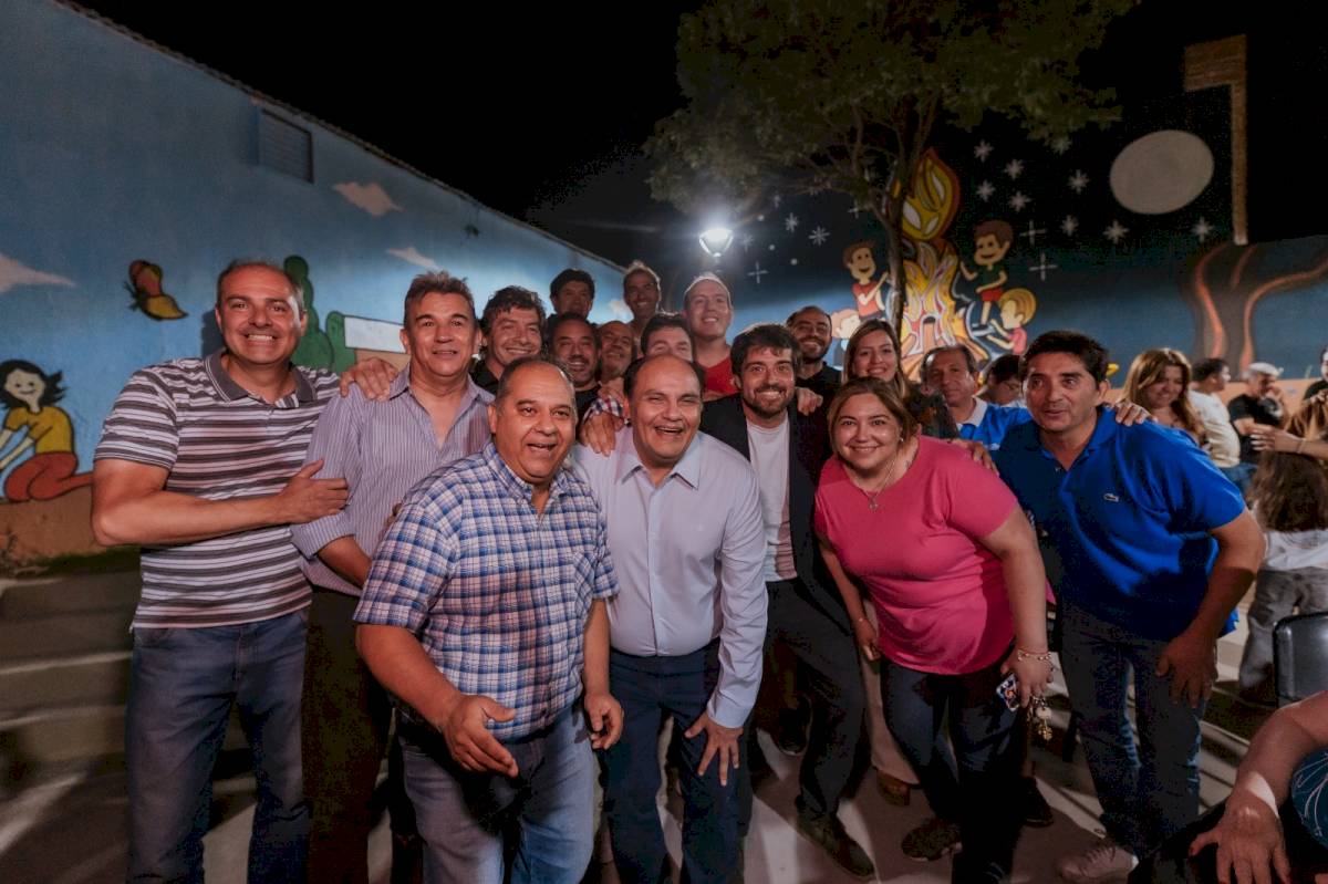 vecinos-del-barrio-judicial-celebraron-su-50°-aniversario-con-la-puesta-en-valor-de-su-plazoleta