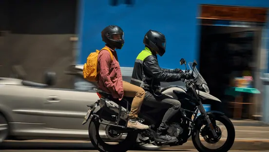 Uber Moto gana terreno en Catamarca y expone el fracaso de la regulación del transporte urbano